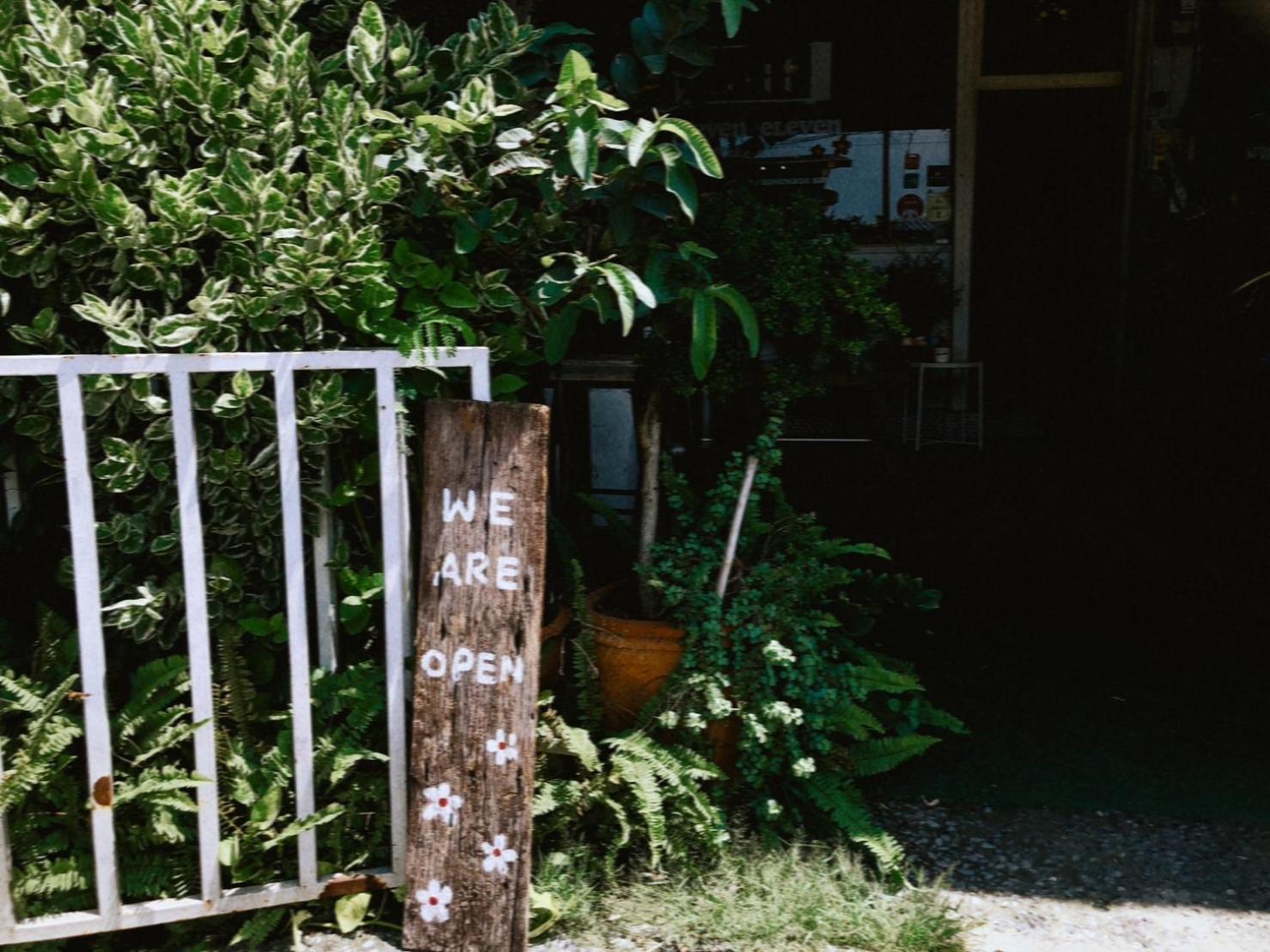 11:11 Hostel Ayutthaya Bagian luar foto
